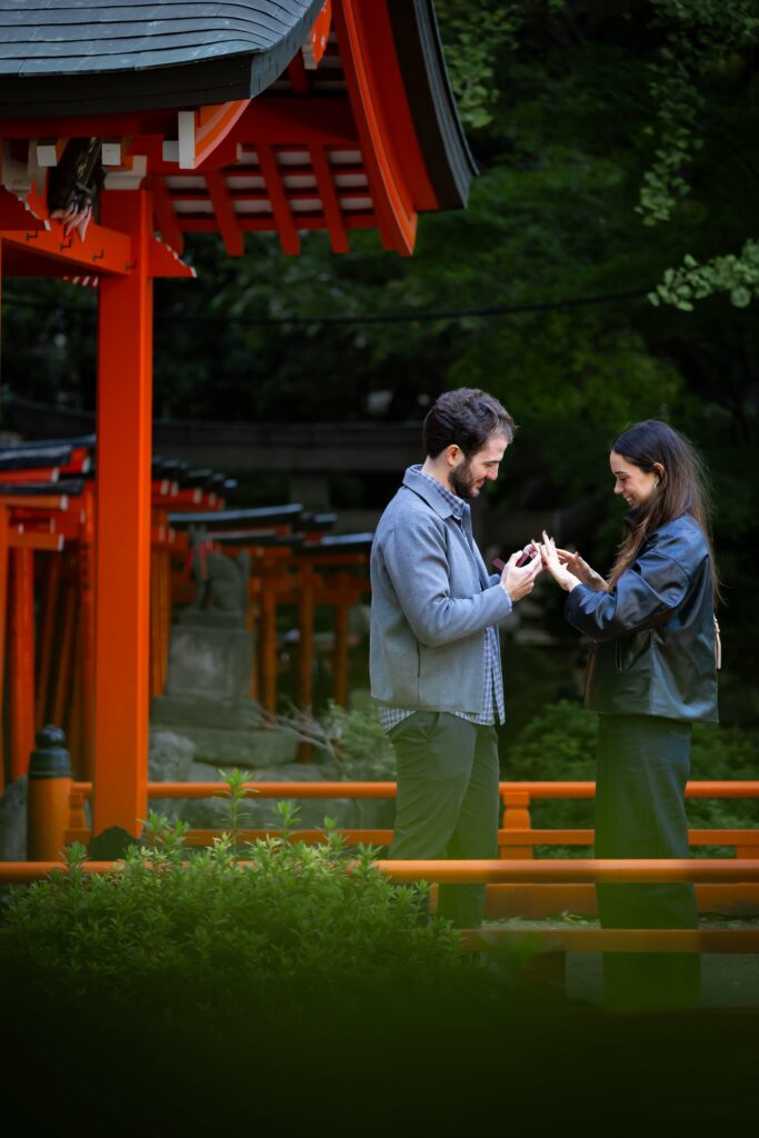 Surprise proposal in Tokyo at the Nezu shrine with a professional photographer